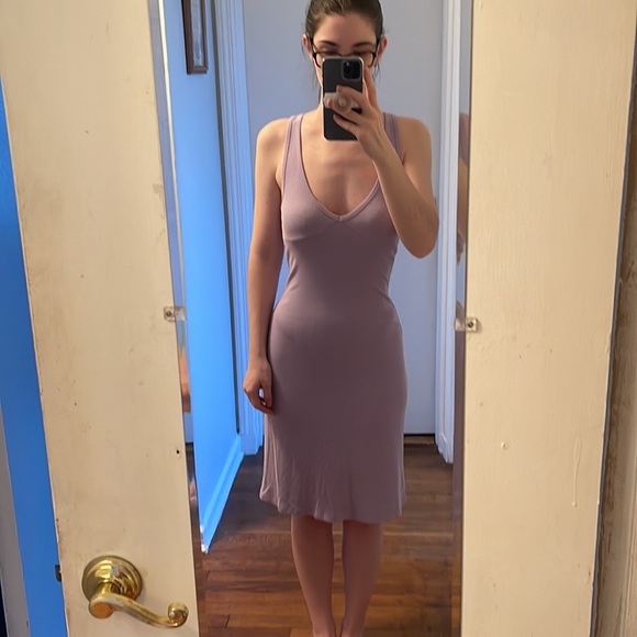 Aritiza Wilfred Free Ribbed Midi dress in lavender - Picture 8 of 9